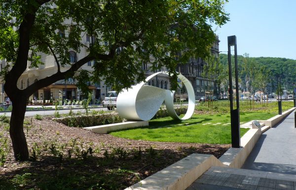 Budapest, Élet menete szobor környezetrendezése